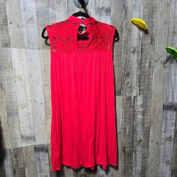 5/$25 AGB Red Lace Shift Mini Dress - Picture 3 of 6